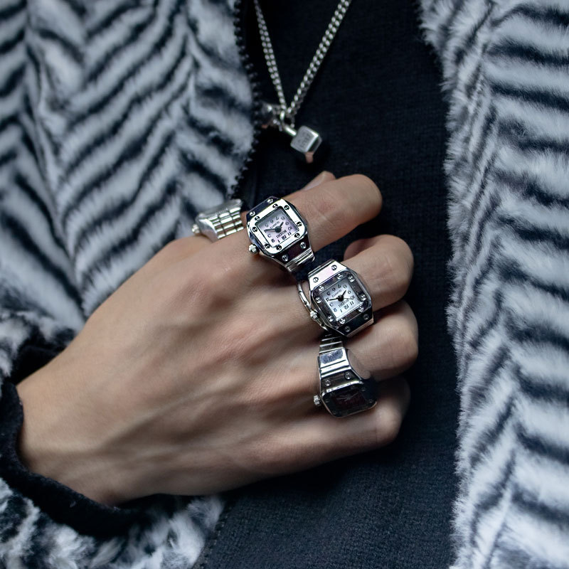 Vintage Fashion Words - Kiss Jewelry Vintage Y2K jam tangan