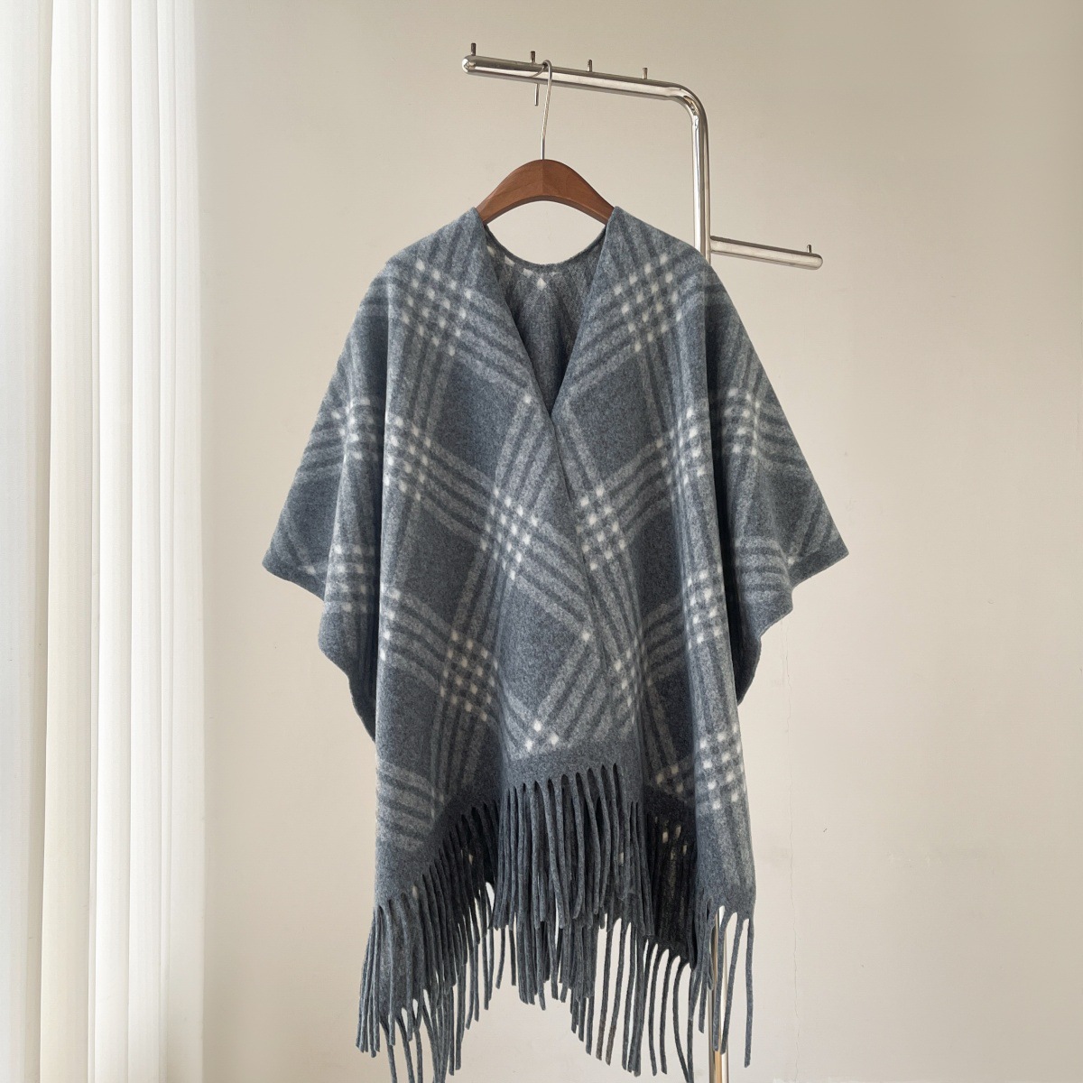 Selendang Cape Berumbai Motif  - Vintage Fashion Wear ulasan dan harga